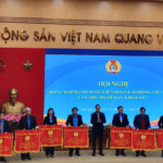 An Giang: nhận Cờ thi đua dẫn đầu của Tổng Liên đoàn năm 2022