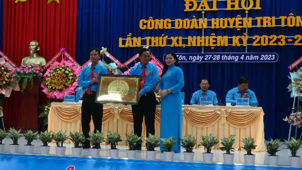 Công đoàn huyện Tri Tôn tiên phong trong các hoạt động