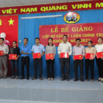 Tri Tôn: bế giảng lớp sơ cấp chính trị cho 88 cán bộ công đoàn