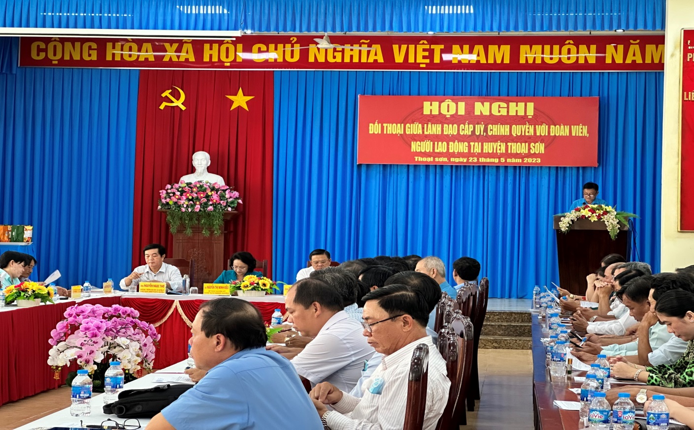 D:\2. KIM ANH\NĂM 2023\2. DAI HỘI CĐCS + LĐLĐ HUYỆN NK 2023-2028\Hinh hoat dong 2018-2023\z4369452831161_1eff95bb06d4c01772c87dfbfeb304ca.jpg