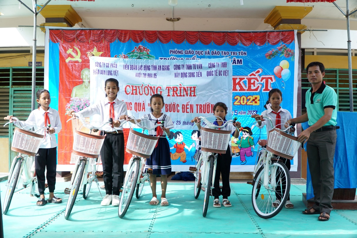 z4375133285569_94971f767bf71bbfb04ee4b1047f39e4