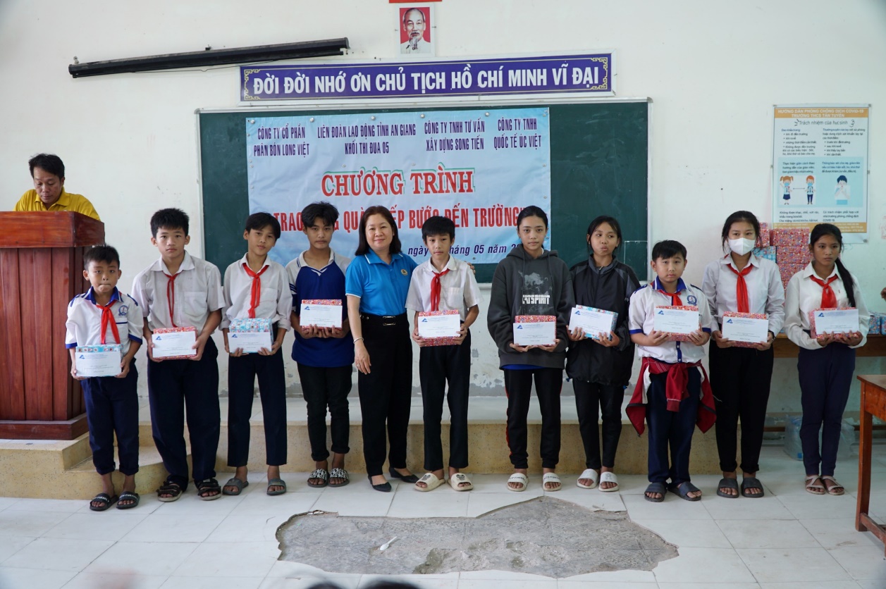 z4375638730444_4d7a532c0acd214b2b98ca9c0bec4eac