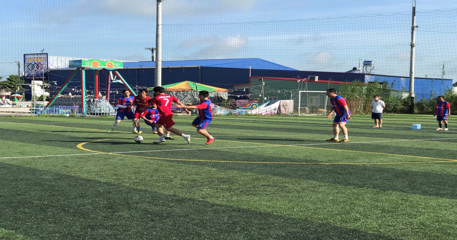 D:\2. KIM ANH\NĂM 2023\2. DAI HỘI CĐCS + LĐLĐ HUYỆN NK 2023-2028\Hinh hoat dong 2018-2023\z4433467253978_4f177d737266286634e6e8ec9444ca11.jpg