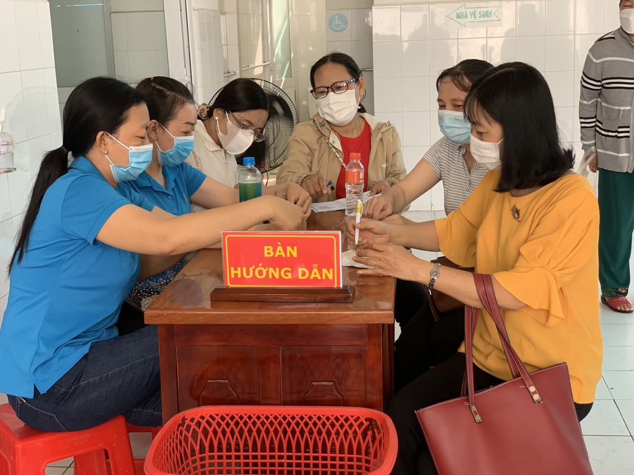 E:\0. Anh, tin cong tac\3. Tin, anh 2023\2. Anh\2.17 Kham tam soat ung thu\z4400515789279_16700994b0884b4dfc243a96eb437c00.jpg