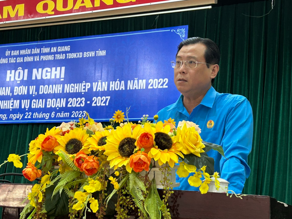 An Giang: trao 10 Bằng khen UBND tỉnh cho các cơ quan, đơn vị, doanh nghiệp văn hóa tiêu biểu năm 2022