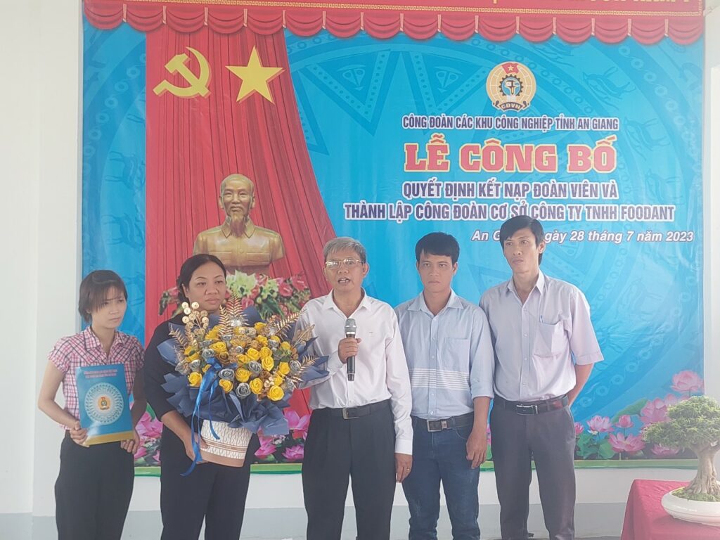 CĐ các Khu CN tỉnh: Công bố Quyết định thành lập CĐCS Công ty TNHH Foodant