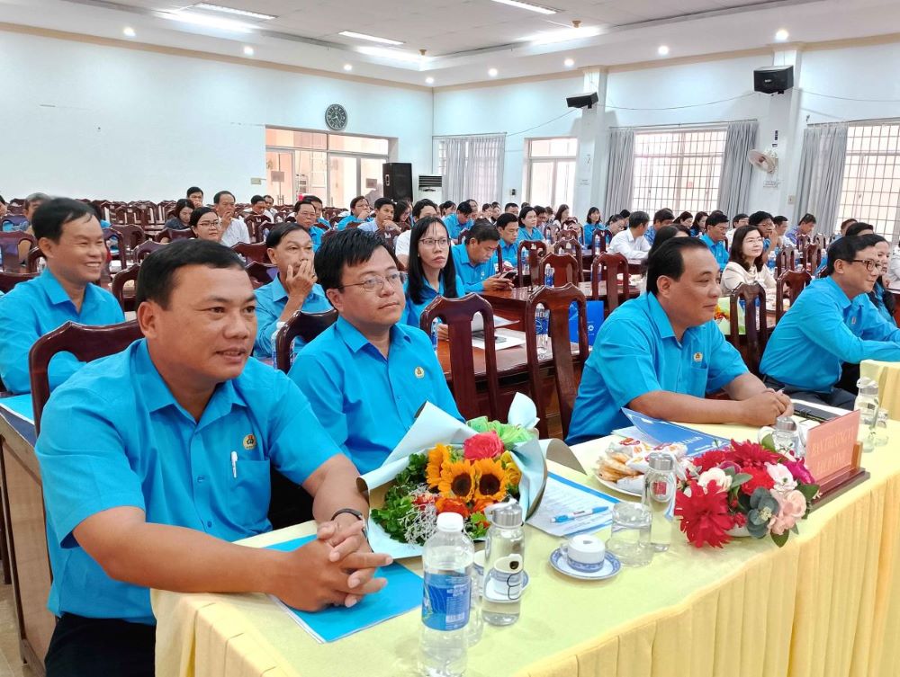 Quang cảnh buổi lễ Công bố Quyết định thành lập Công đoàn Viên chức tỉnh An Giang. Ảnh: Lâm Điền