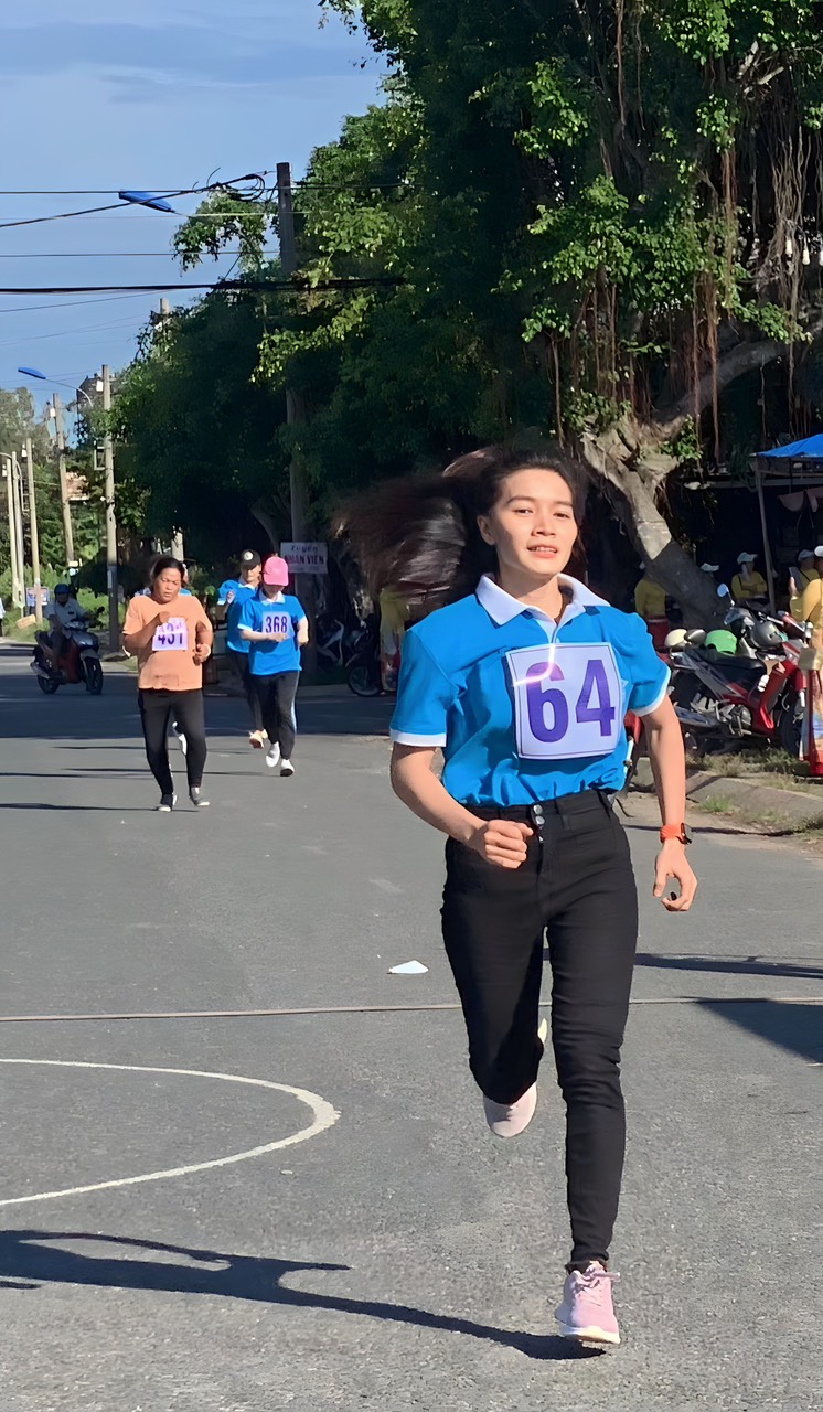 C:\Users\ACER\Desktop\20.10\Hoi thao 20.10\z4796334299981_6890c8ea3a6b8eca33898c7289738c22.jpg