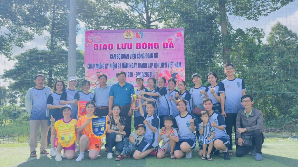 Sôi nổi “Giao lưu bóng đá mini Nữ” kỷ niệm Ngày thành lập Hội LHPN Việt Nam.