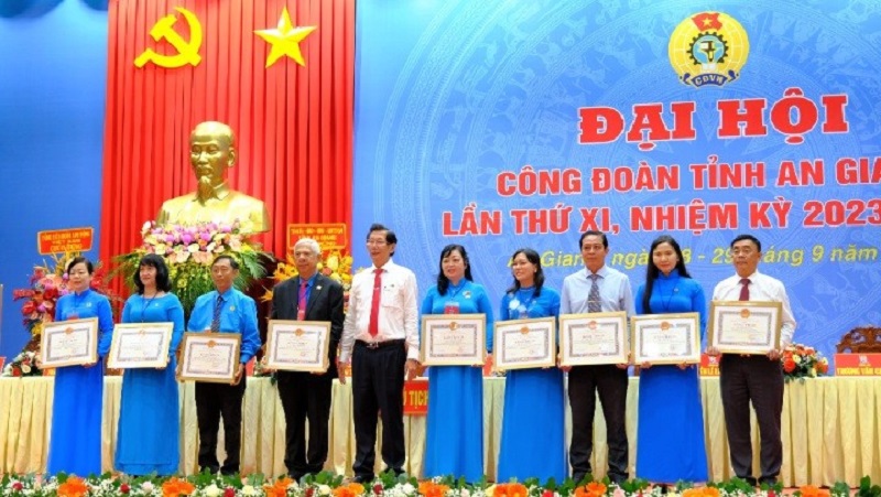 C:\Users\NDDTHANH\Desktop\DAI HOI XI\XI 4.jpg