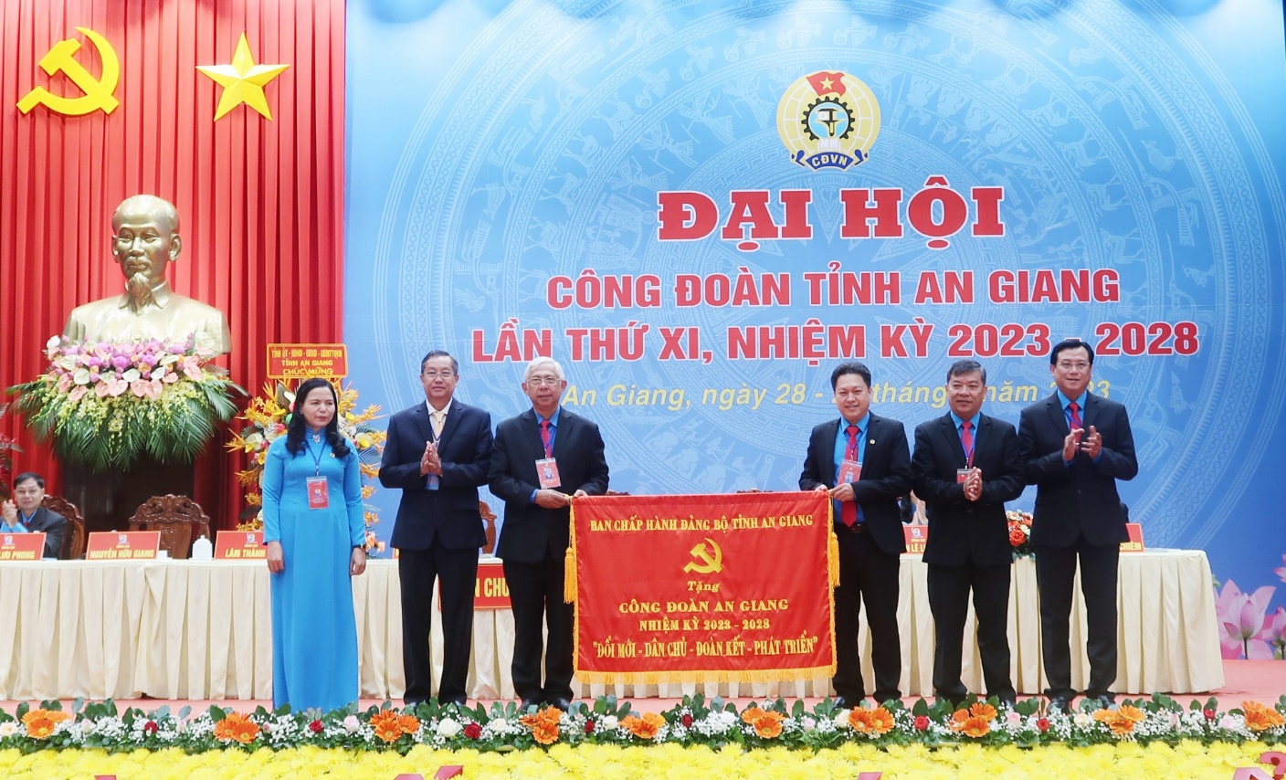 Công đoàn An Giang: lấy NLĐ làm trọng tâm, xác định 3 khâu đột phá cho phát triển