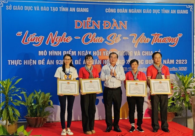 D:\Phong trao\2023\Ngay hoi yeu thuong va chia se\Anh\z4798452143605_94056db996f6ba5dbb405c1b32b0778e.jpg