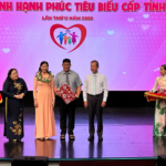 Luôn sống chan hoà, yêu thương mọi người