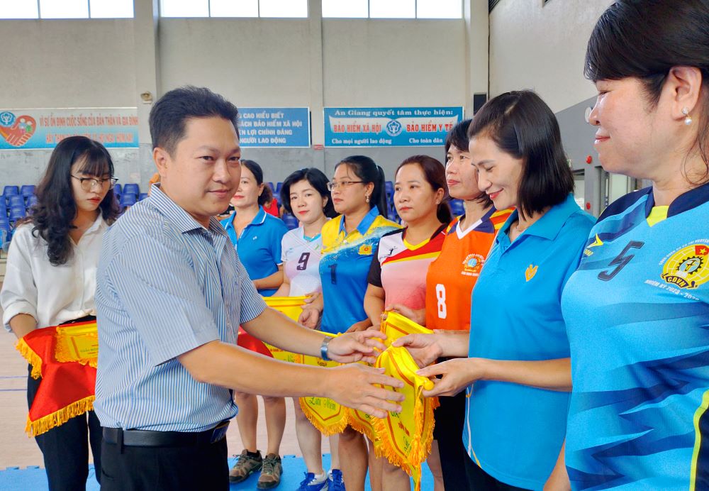 Mong có chính sách mới thiết thực cho người lao động tại các khu công nghiệp