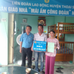 Thoại Sơn: Trao nhà “Mái ấm công đoàn” cho đoàn viên có hoàn cảnh khó khăn