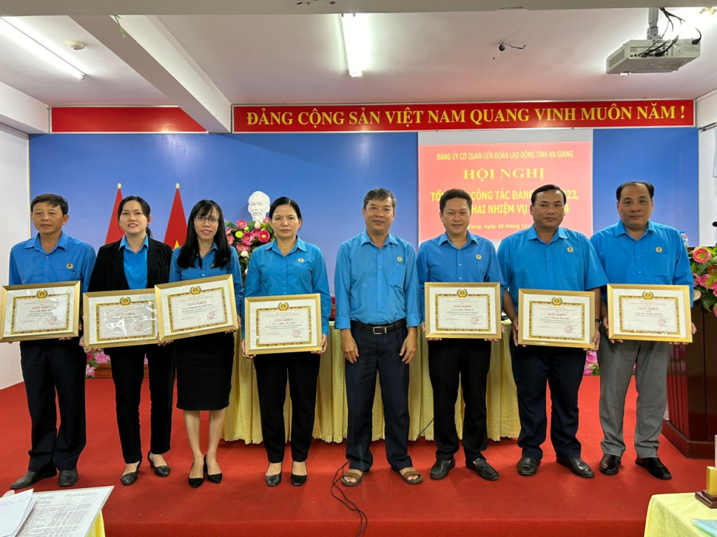 Đảng bộ cơ quan LĐLĐ tỉnh tổng kết hoạt động năm 2023