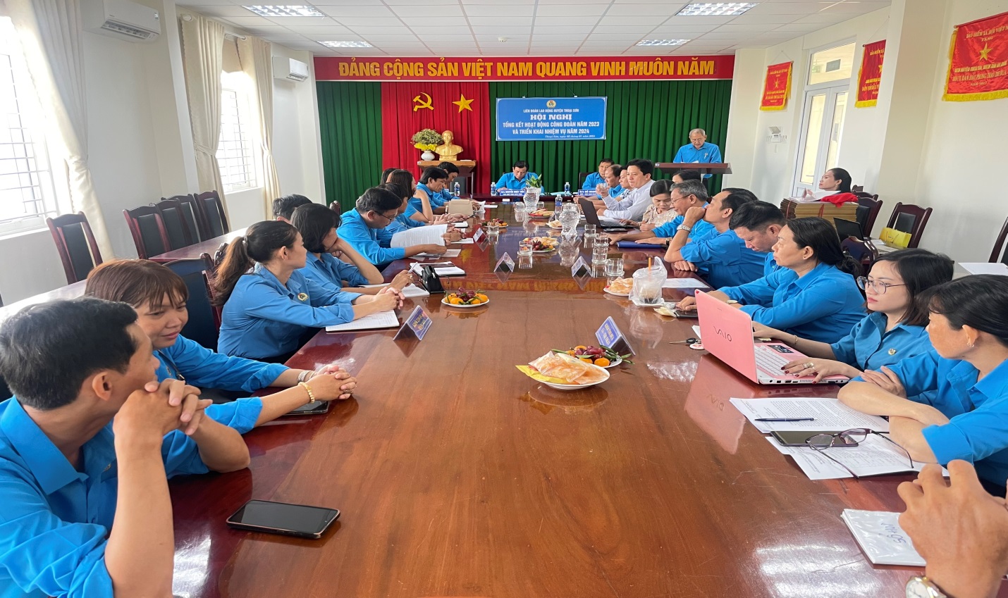 E:\1. HINH ANH HOAT DONG CÔNG ĐOÀN 2023-2028\z5041804219965_5224368366d11f6027290dbafa129ef2.jpg