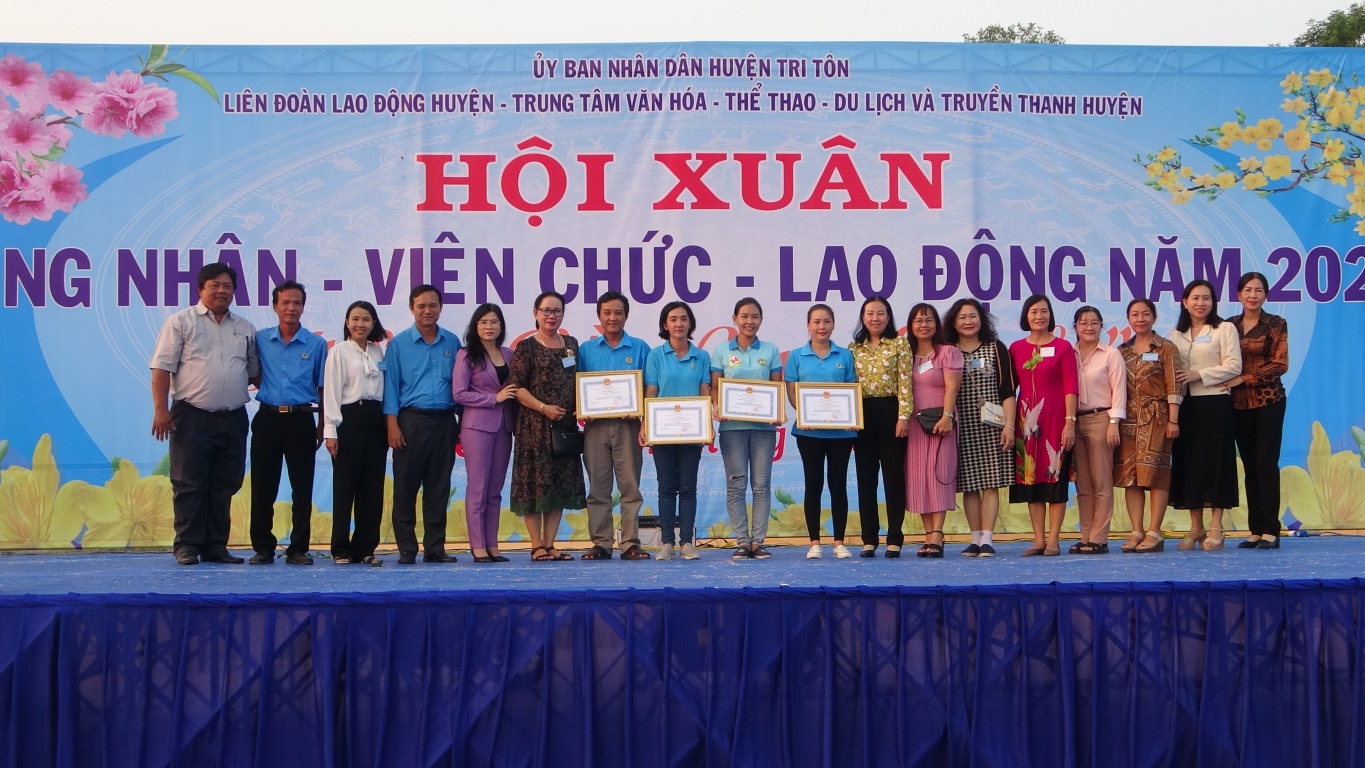 D:\chau phong\anh\1 2024\DSC06208.JPG