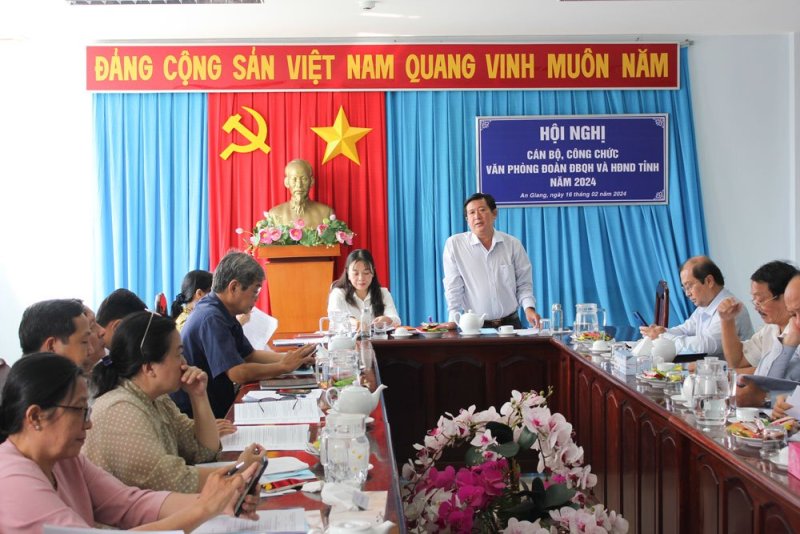 Hội nghị cán bộ, công chức Văn phòng  Đoàn đại biểu Quốc hội và Hội đồng nhân dân tỉnh