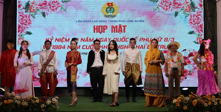 C:\Users\dangh\OneDrive\Documents\PNLX - 5.JPG