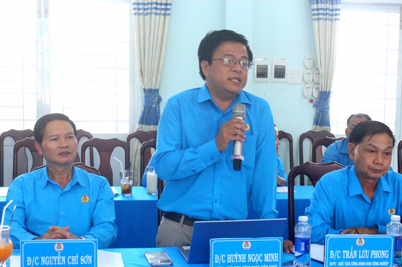 Ông Huỳnh Ngọc Minh - Chủ tịch Công đoàn Viên chức tỉnh An Giang phát biểu. Ảnh: Lâm Điền