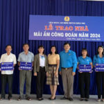 LĐLĐ Châu Phú: Trao 4 nhà “Mái ấm Công đoàn”