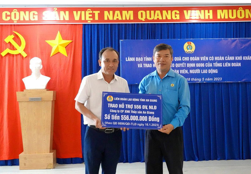 Chiếc phao nhân văn cho người lao động giữa “bão” việc làm, thu nhập