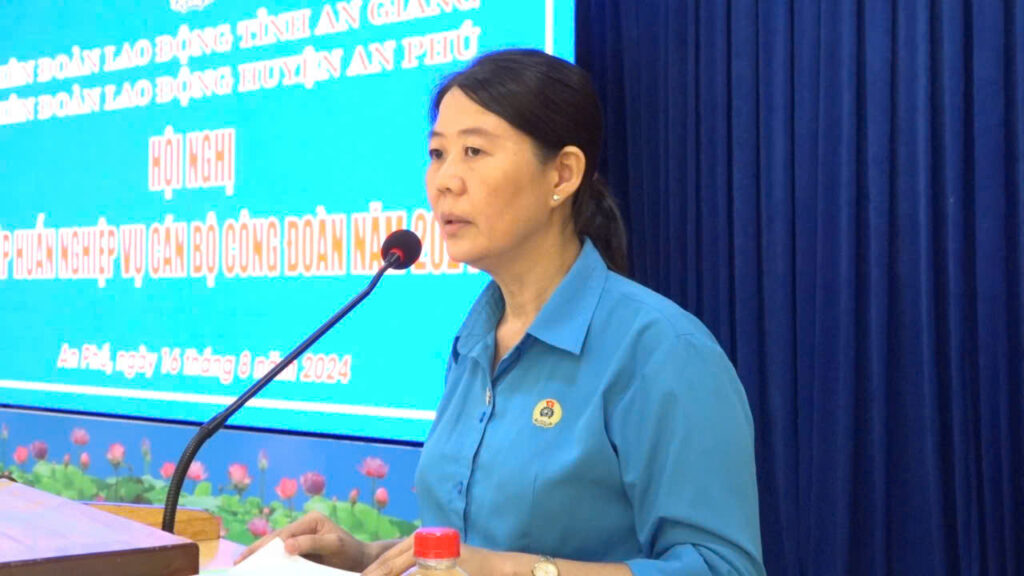 Tập huấn nghiệp vụ bồi dưỡng cán bộ công đoàn cơ sở năm 2024