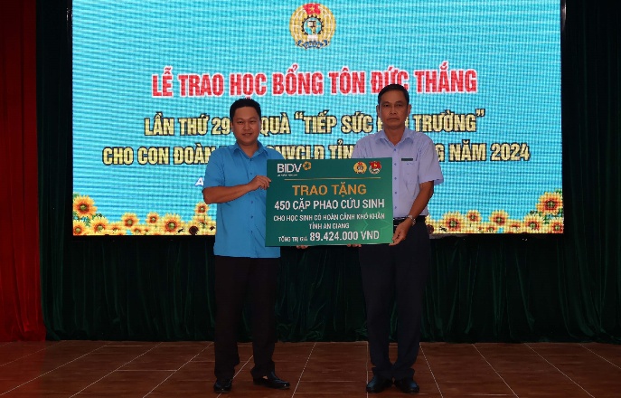 C:\Users\dangh\OneDrive\Máy tính\Online - Học bổng tôn đức thắng\HBTĐT - 3.JPG