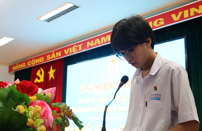 C:\Users\dangh\OneDrive\Máy tính\Online - Học bổng tôn đức thắng\HBTĐT - 8.JPG