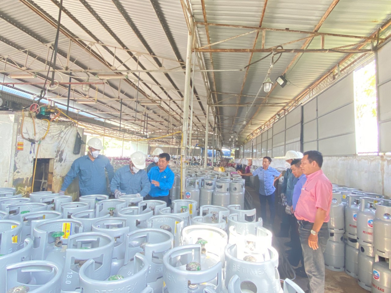 D:\D\CONG DOAN AN PHU 2023\6. ANH VÀ BAN TIN CÔNG ĐOÀN\1. ANH HOAT DONG CÔNG ĐOÀN\KIEM TRA ATVSLD\z5687426044286_0970ab455752e5776c6f84ea2013fa20.jpg