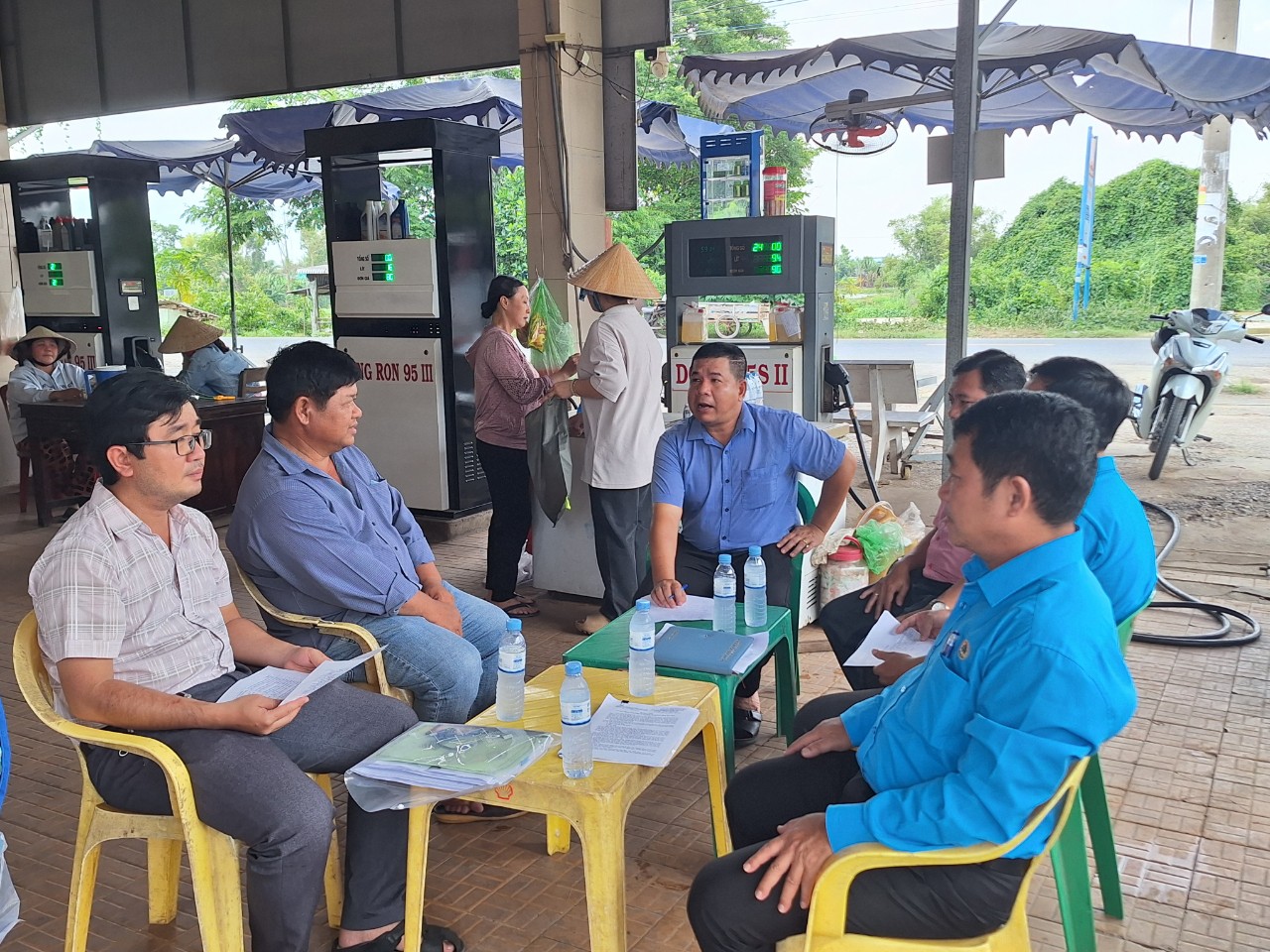 D:\D\CONG DOAN AN PHU 2023\6. ANH VÀ BAN TIN CÔNG ĐOÀN\1. ANH HOAT DONG CÔNG ĐOÀN\KIEM TRA ATVSLD\z5687426053149_2513da53248af8c5bc1b538bbfe23108.jpg