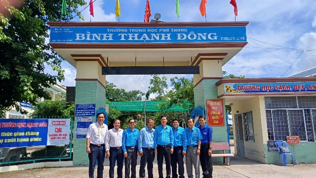 D:\CDGD AG\CO QUAN TRUONG HOC VAN HOA\HO SO DON VI VAN HOA 2023-2024\Hinh anh ktra dvvh 2024\Tin 4 Btd.jpg