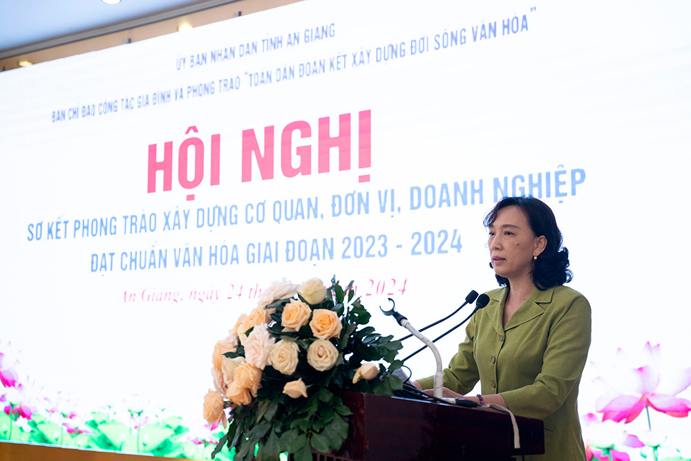 D:\0. Ban TG-NC\11. Luu anh cac Hoat dong\HN so ket VH 2023-2024\LTH01158.jpg