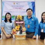 Công đoàn huyện Châu Phú thăm, chúc Tết doanh nghiệp, tặng quà công nhân lao động