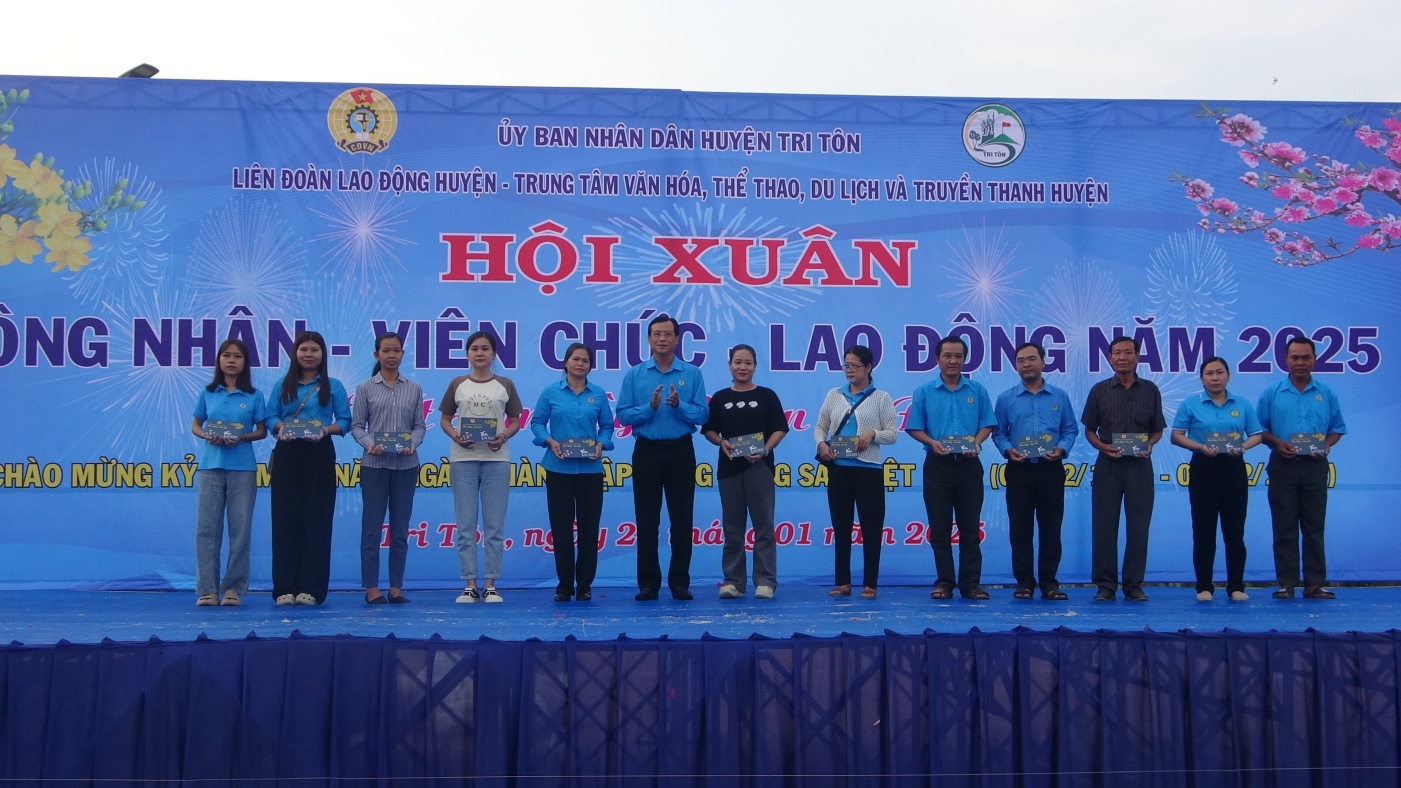 D:\chau phong\anh\1 2025\DSC08224.JPG