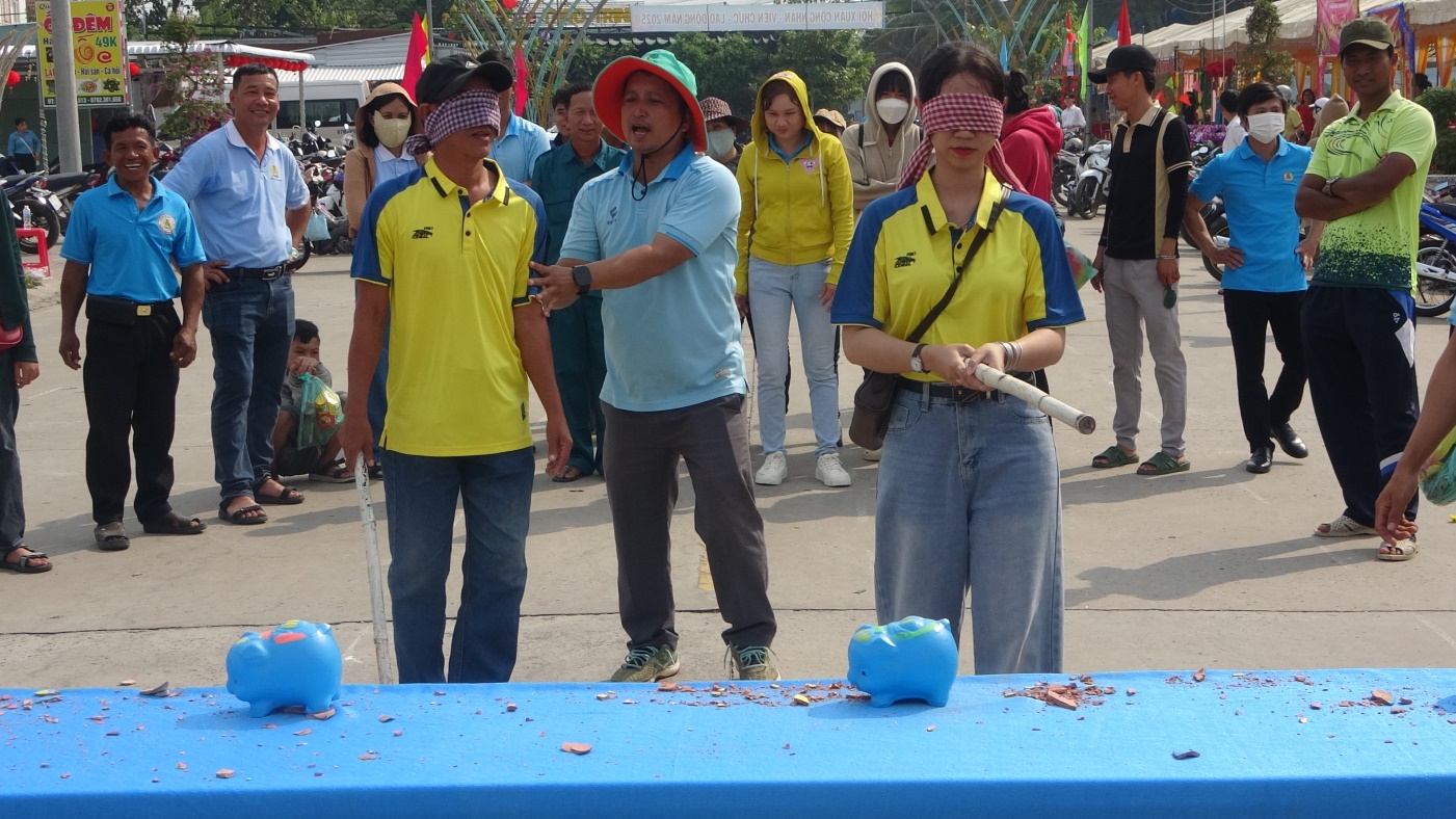 D:\chau phong\anh\1 2025\DSC08326.JPG