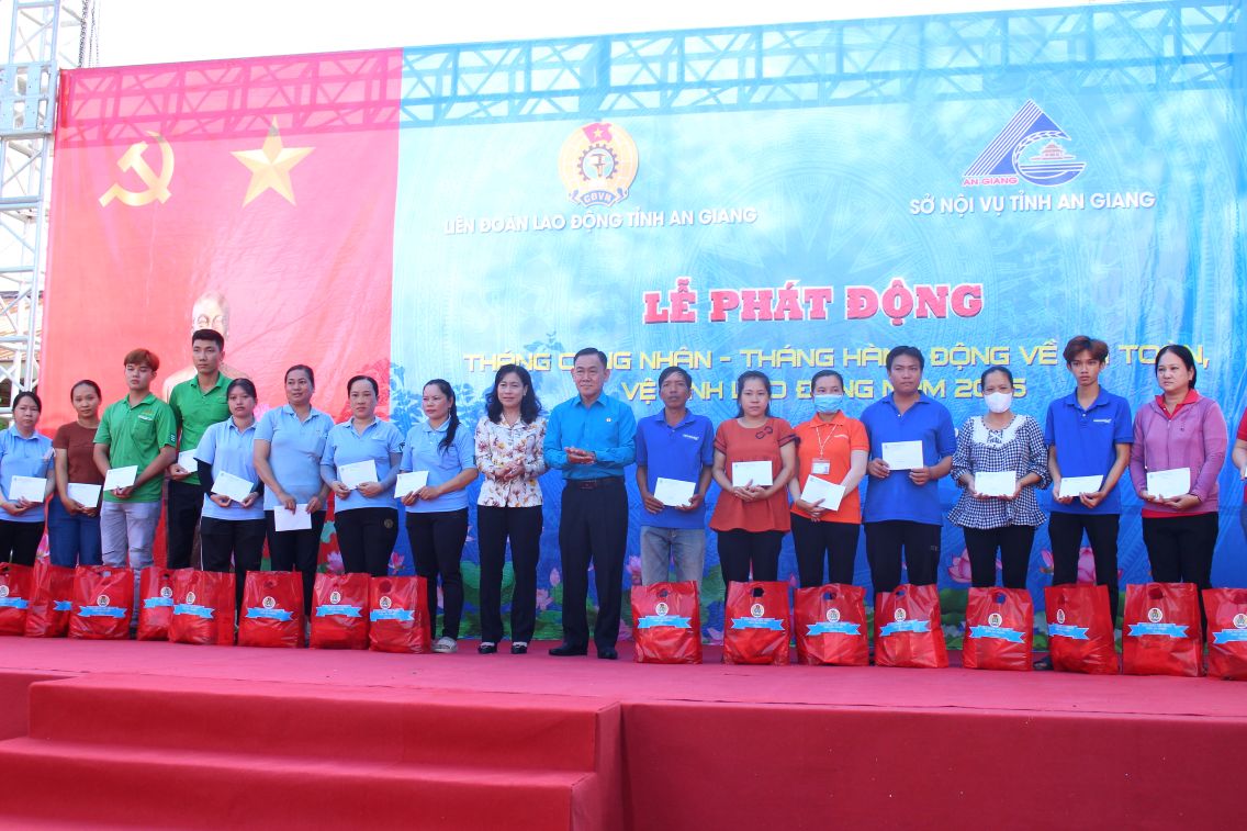 D:\0. Ban TG-NC\Luu anh cac Hoat dong\Thang CN 2025\Thang-Cong-Nhan-Tren-08.JPG