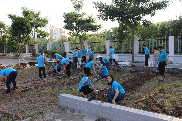 E:\Nam 2025\Acqui\vuon rau cong doan.jpg