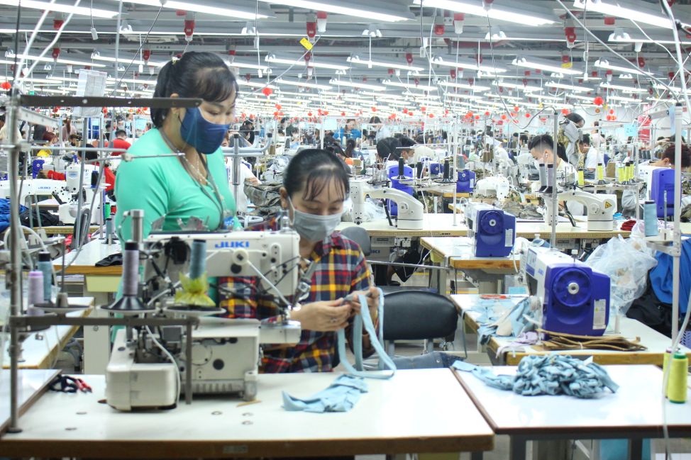 Có gần 19.000 người lao động đang làm việc tại doanh nghiệp tại các Khu công nghiệp tỉnh An Giang được nhận thưởng dịp nghỉ lễ 30.4. Ảnh: Lâm Điền